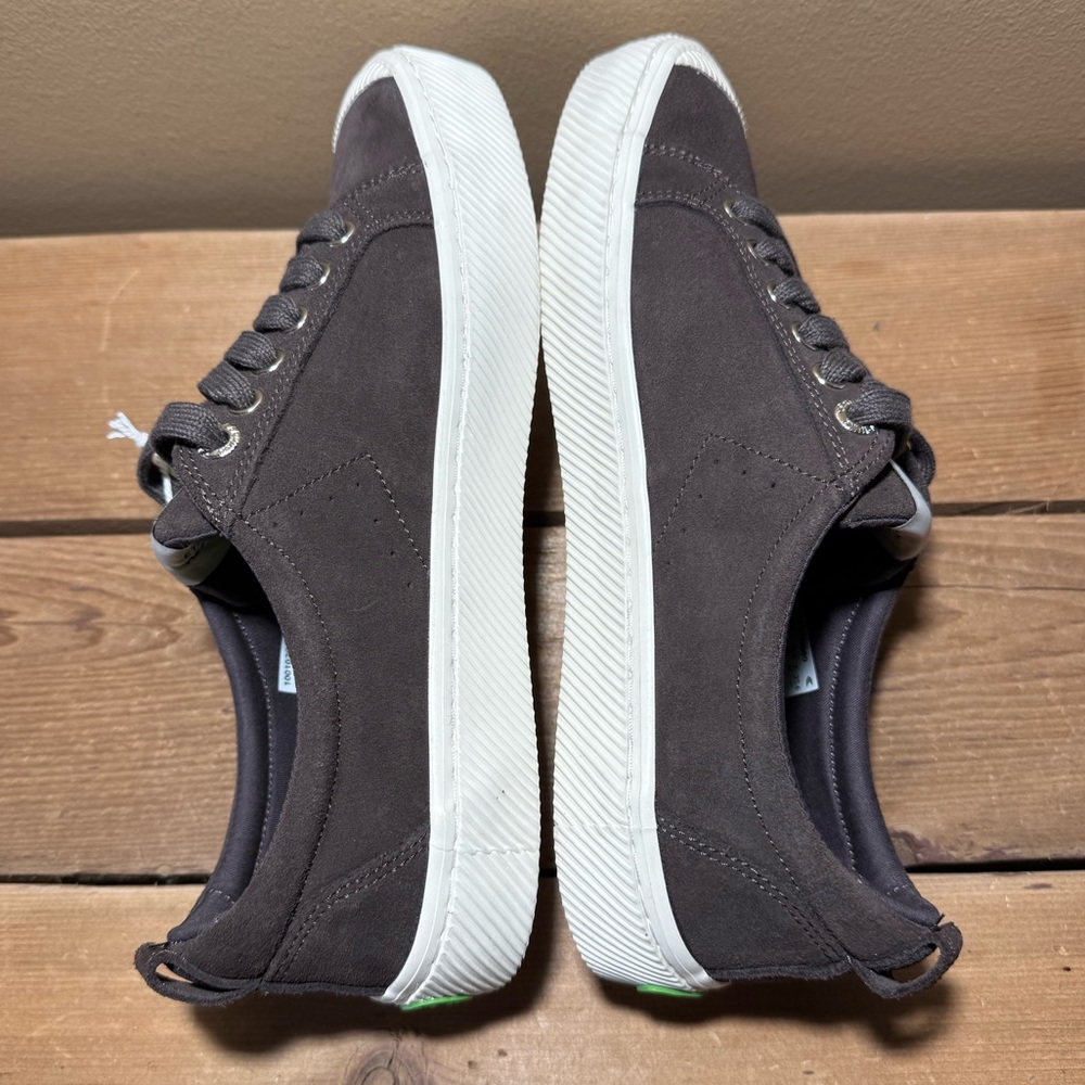 Cariuma OCA Low Dark Brown Canvas Suede Unisex Sneakers W 9.5 M 8 - Picture 7 of 9